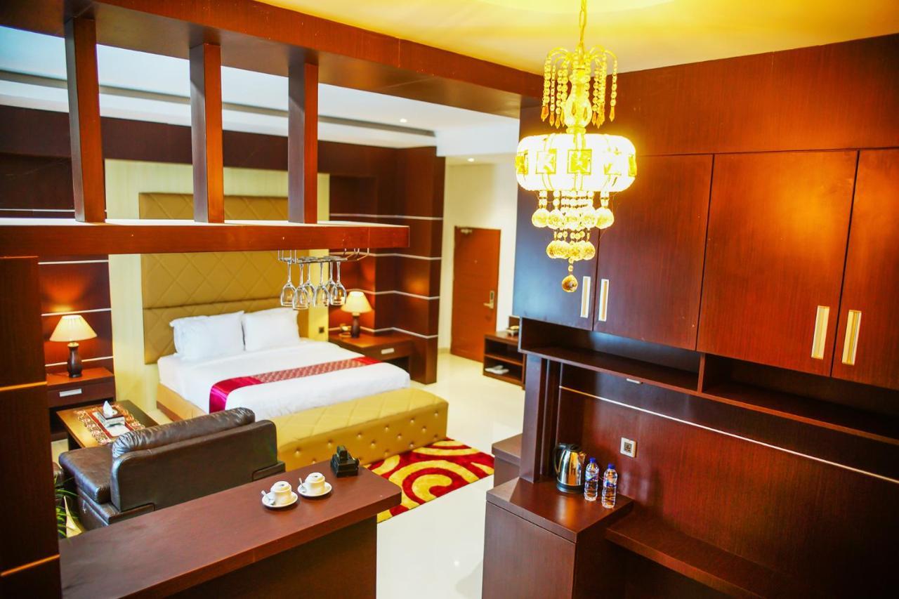 Sungaibalai Singapore City Hotel Batu Bara מראה חיצוני תמונה